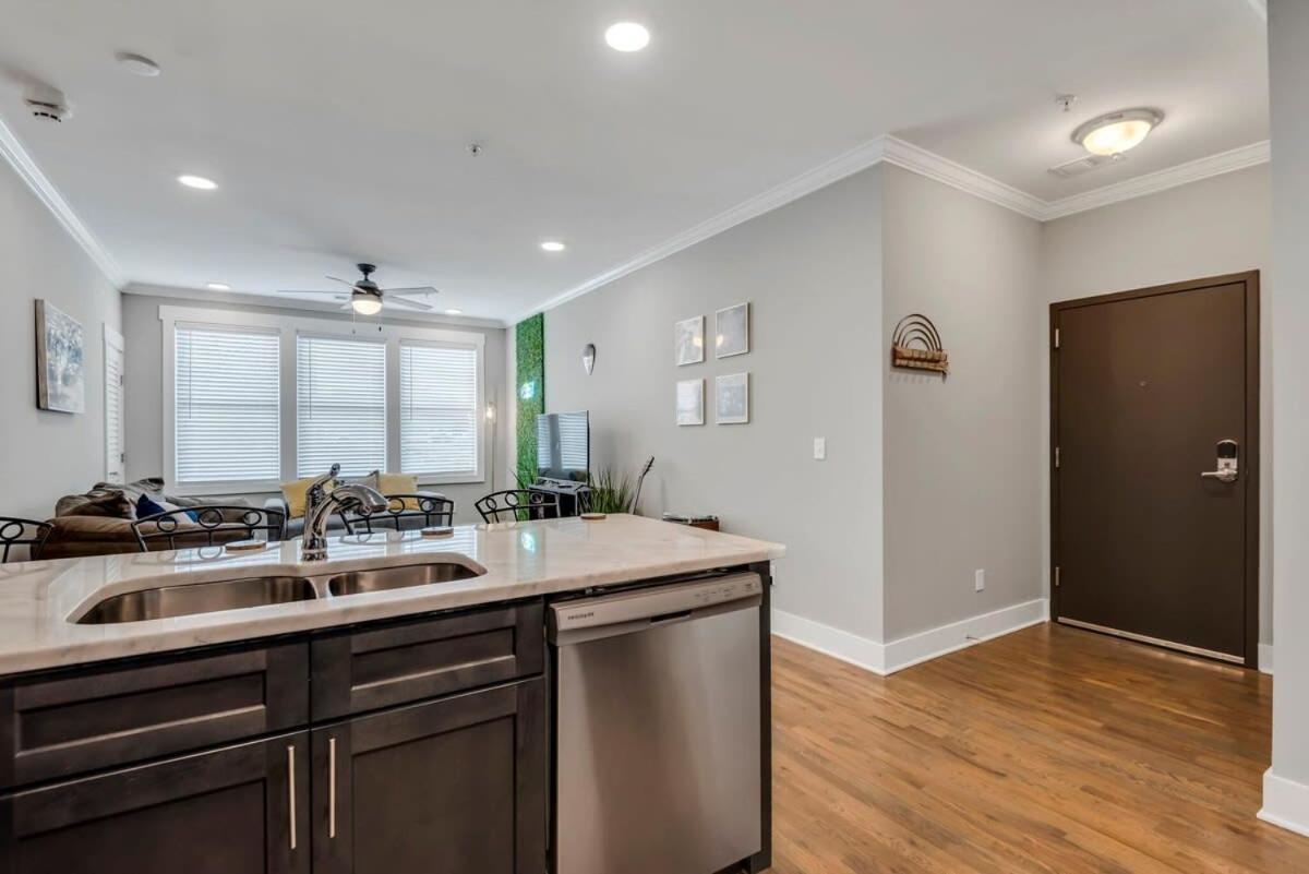 Hébergement de vacances Modern Nations - Walkable - 5 Mi Downtown