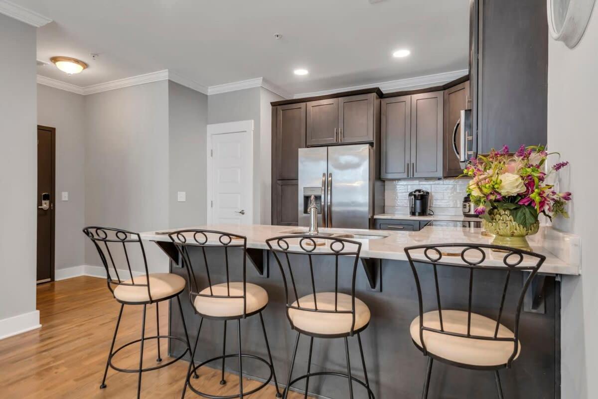 Modern Nations - Walkable - 5 Mi Downtown Ferienhaus Nashville