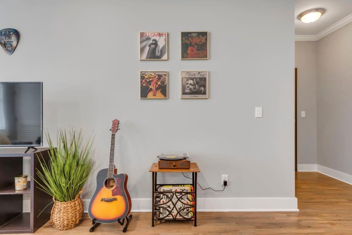 Ferienhaus Modern Nations - Walkable - 5 Mi Downtown Nashville